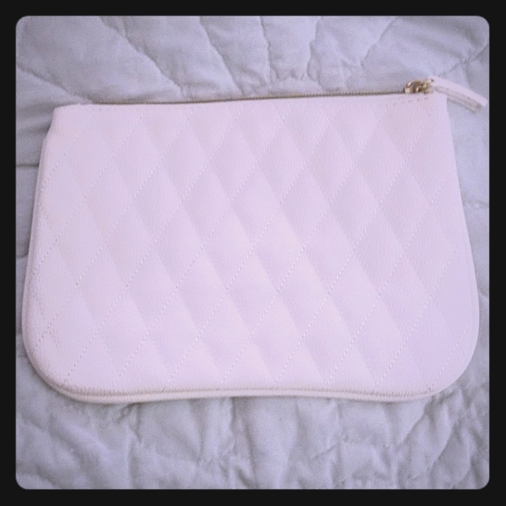 NWOT Off white quilted make up bag